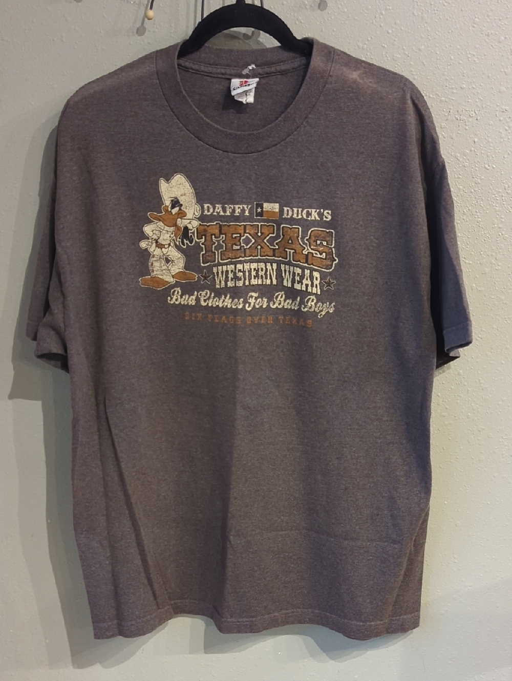 Six flags Daffy Ducks Texas Western Wear Bad Clothes For Bad Boys XL T-shirt